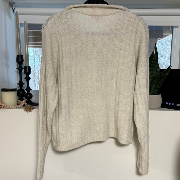 Guess Zip up Sweater - Picture 6 of 6